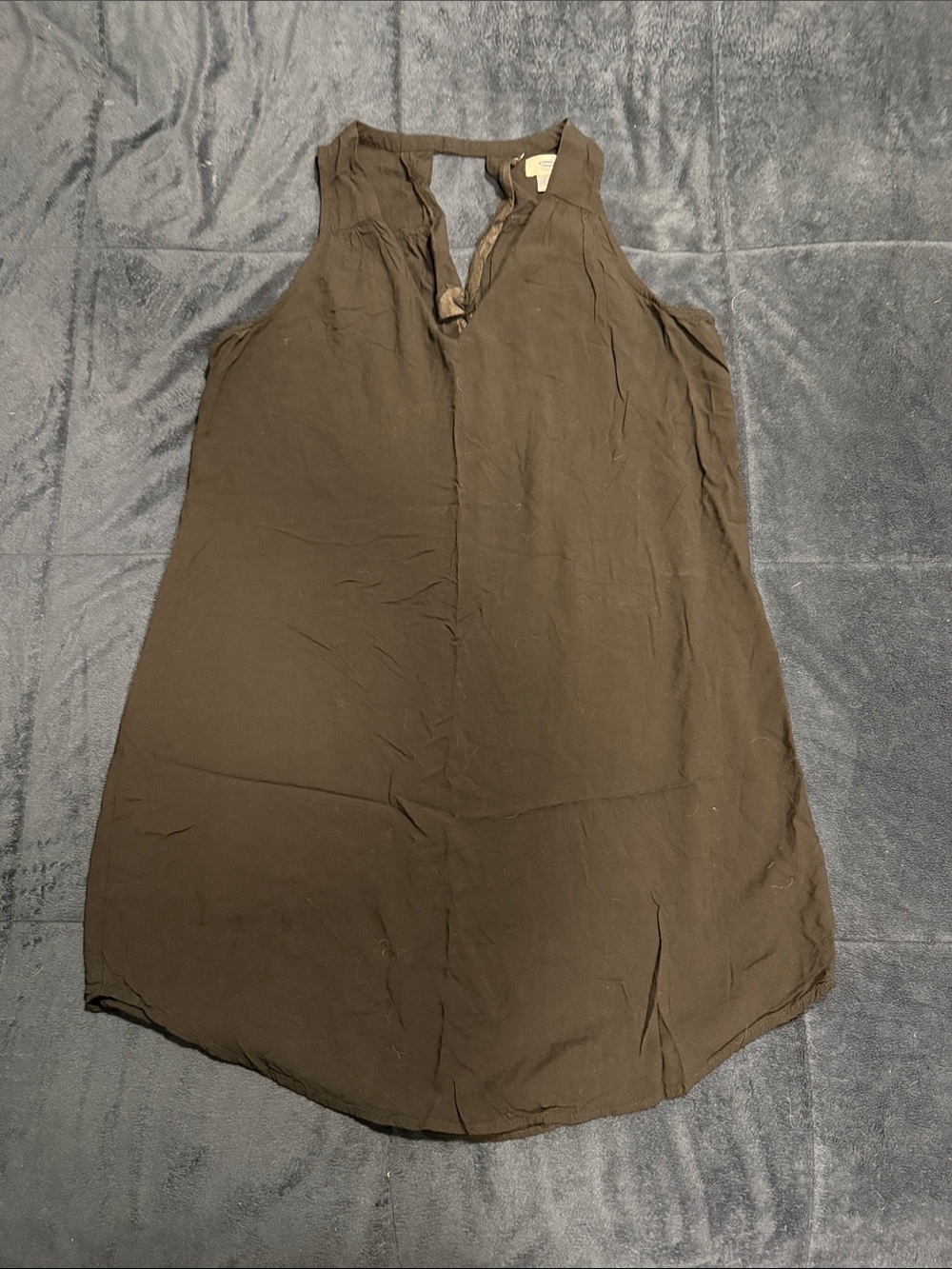 Old Navy Black Sleeveless Tunic with V-Notch